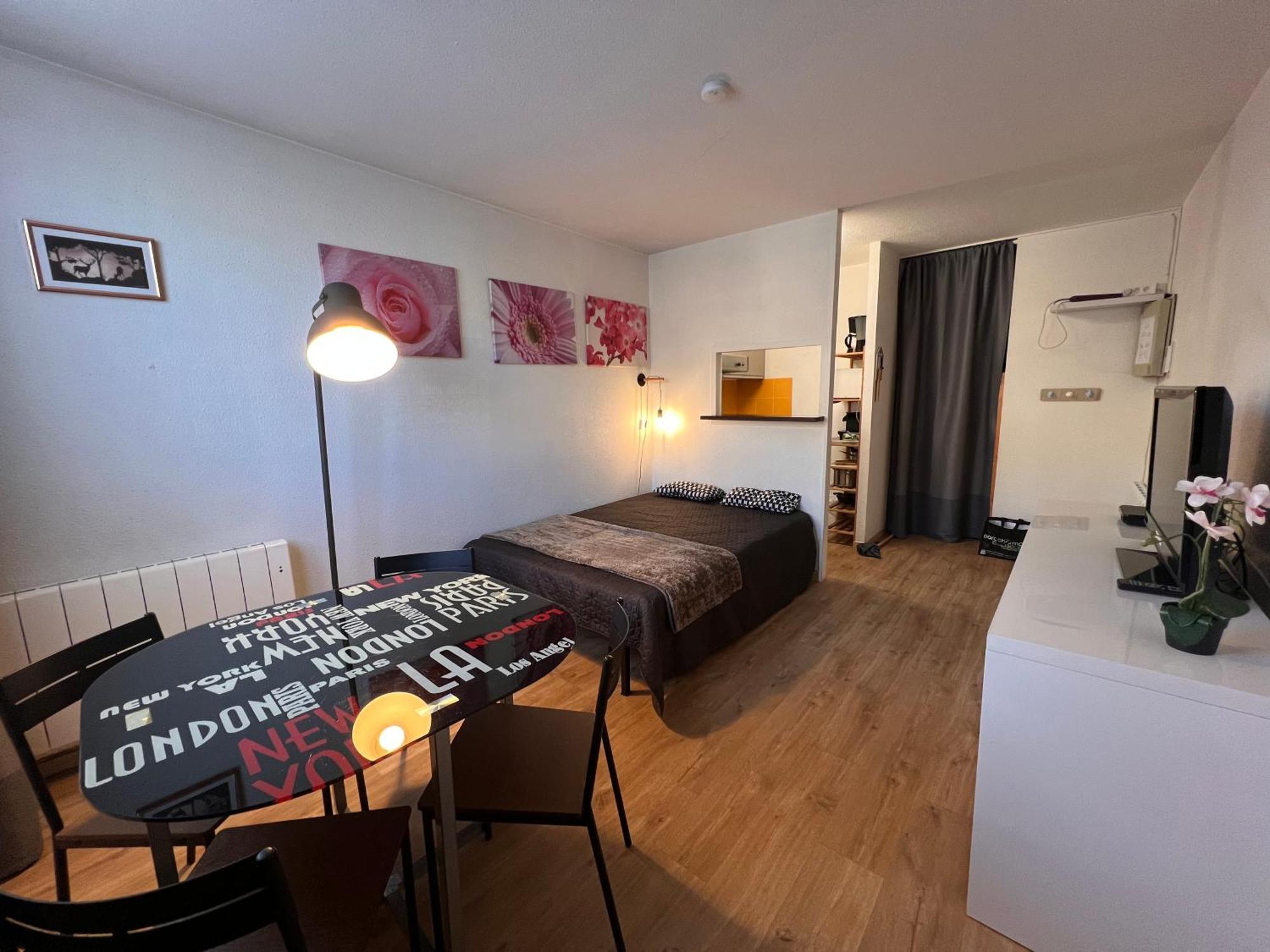 Plaza Centre Apartment